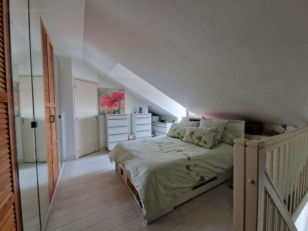 Appartement à SAINTE-GENEVIEVE-DES-BOIS