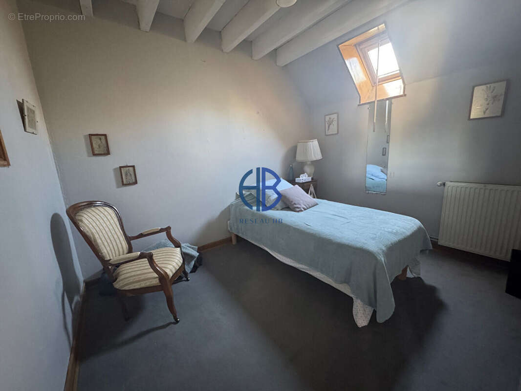 Maison à MONTAGNIEU