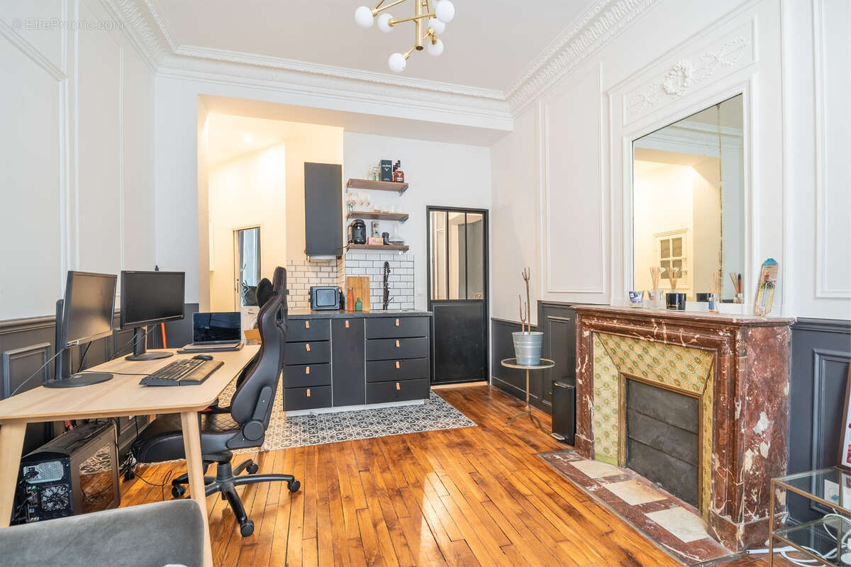 Appartement à PARIS-18E