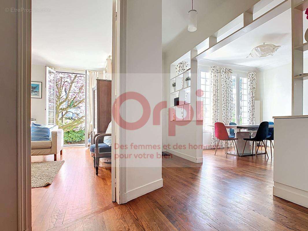 Maison à ISSY-LES-MOULINEAUX