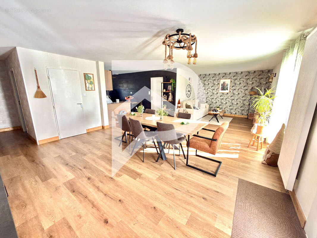 Maison à SAINTS-GEOSMES