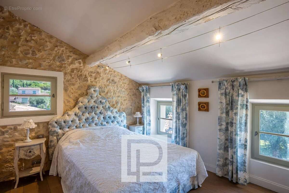 Maison à MOUANS-SARTOUX