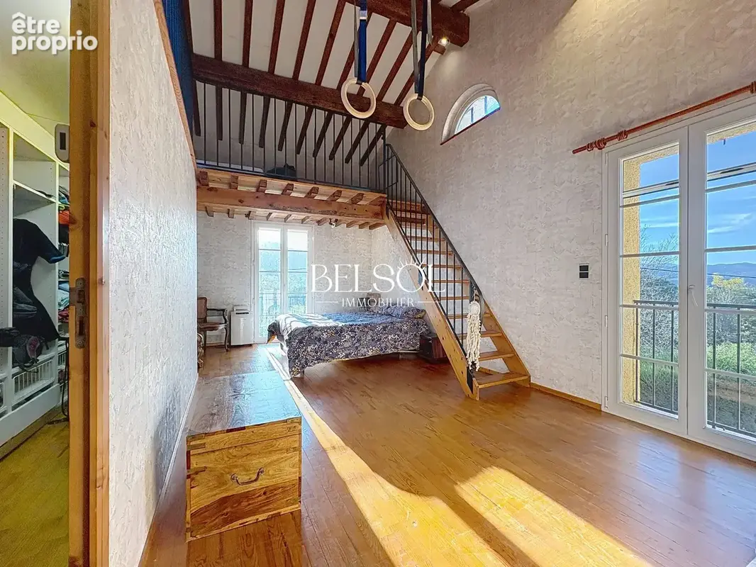 1er chambre avec sa mezzanine, grand dressing