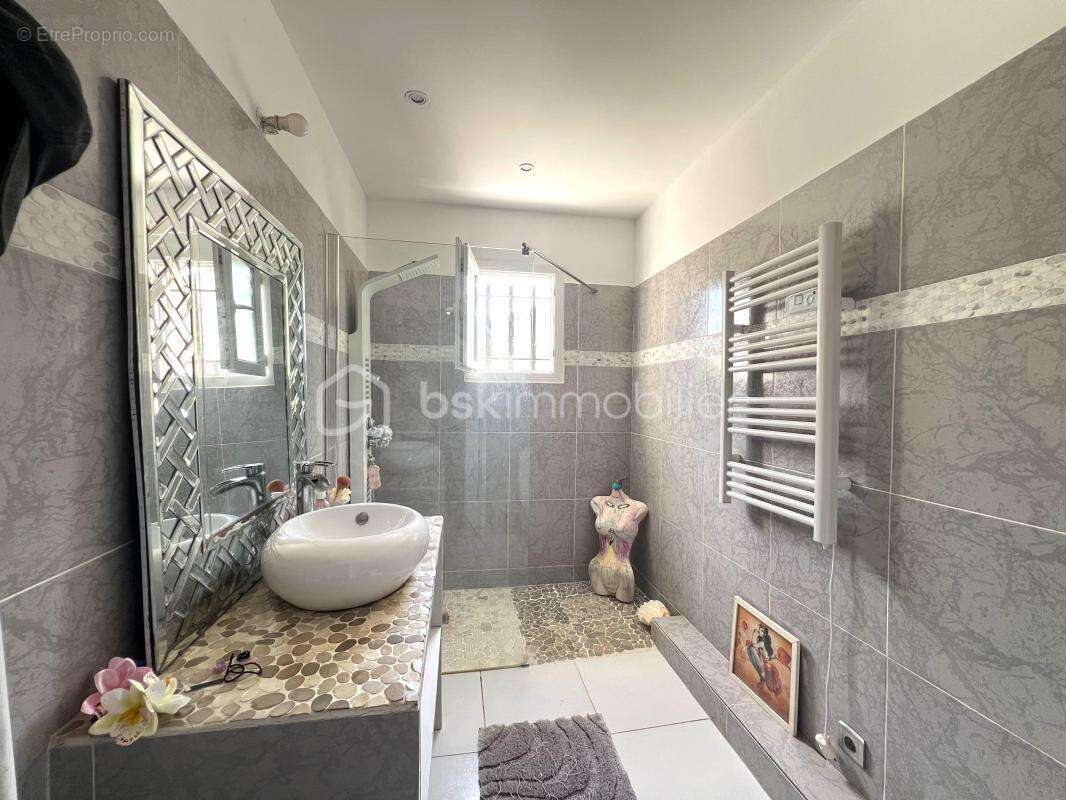 Maison à VILLENEUVE-LES-MAGUELONE