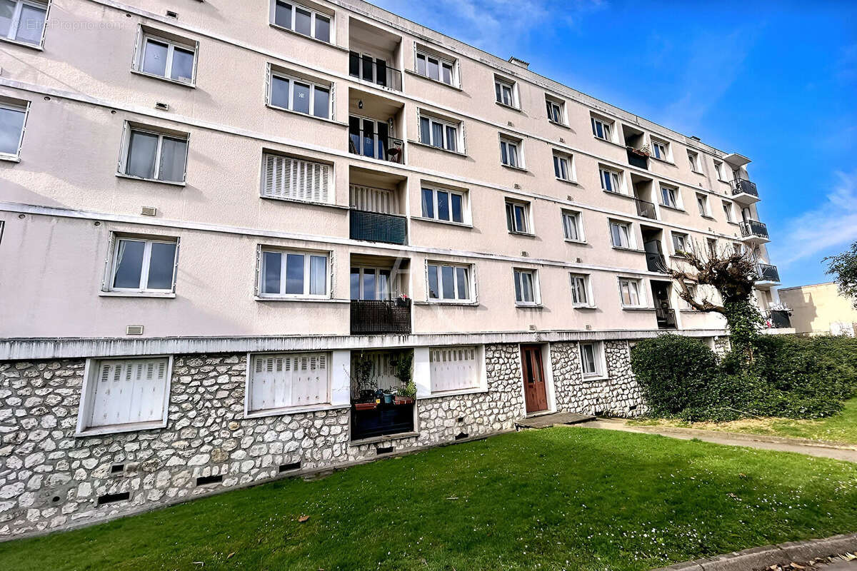 Appartement à SAINT-MAUR-DES-FOSSES