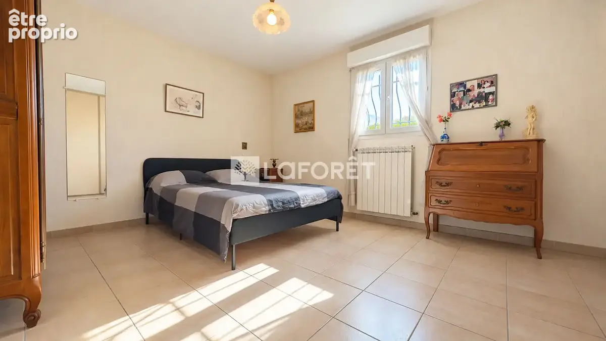 Maison 4 pièces - 109 m²  -  CROIX d'ARGENT - photo 9
