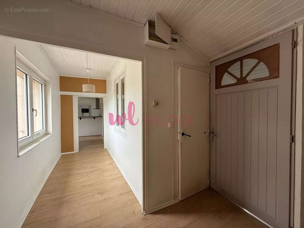 Appartement à MESSIMY