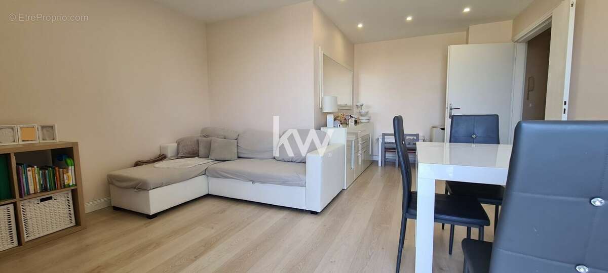 Appartement à COMBS-LA-VILLE