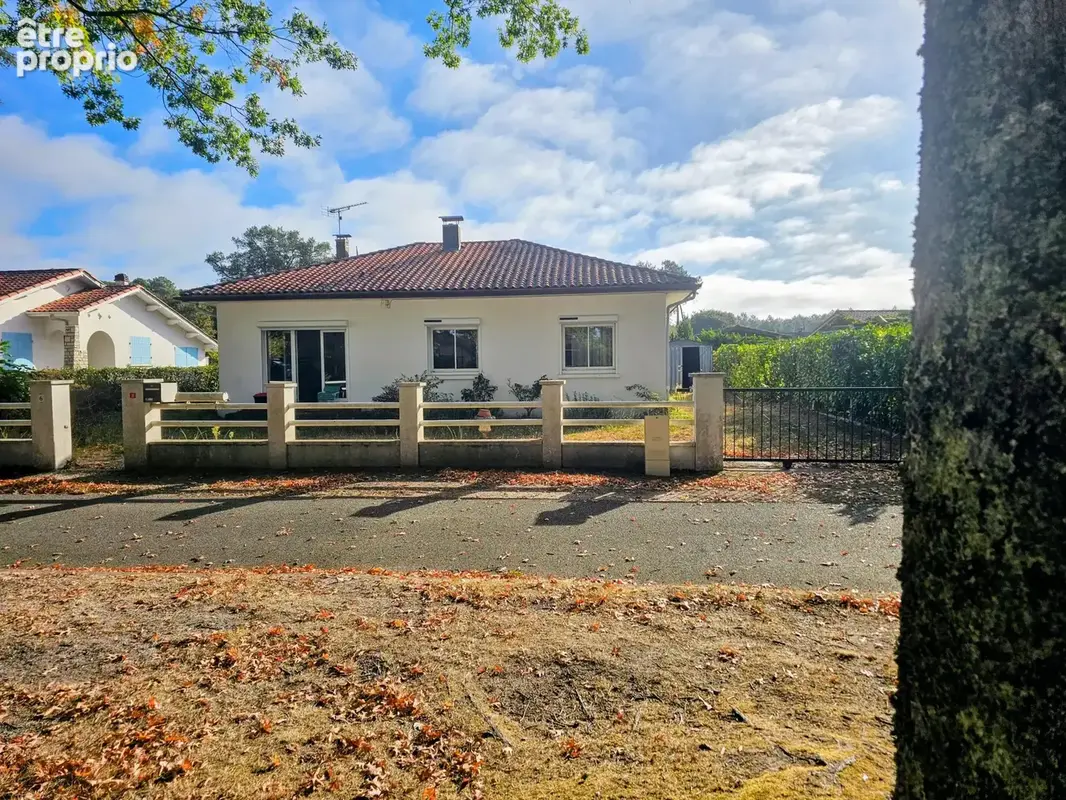 Photo Maison à Bias au prix de 239 600€