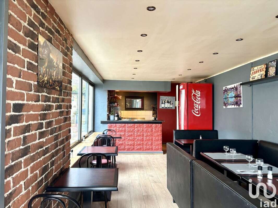 Photo 2 - Commerce à DARDILLY