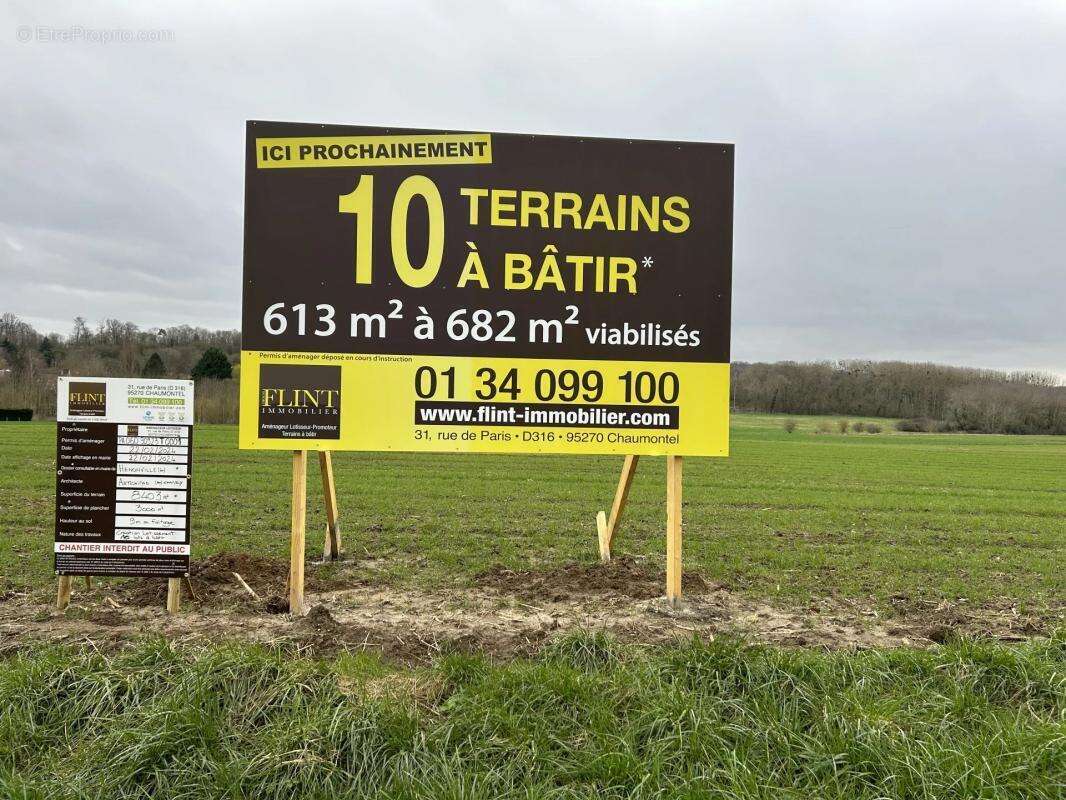 Terrain à HENONVILLE