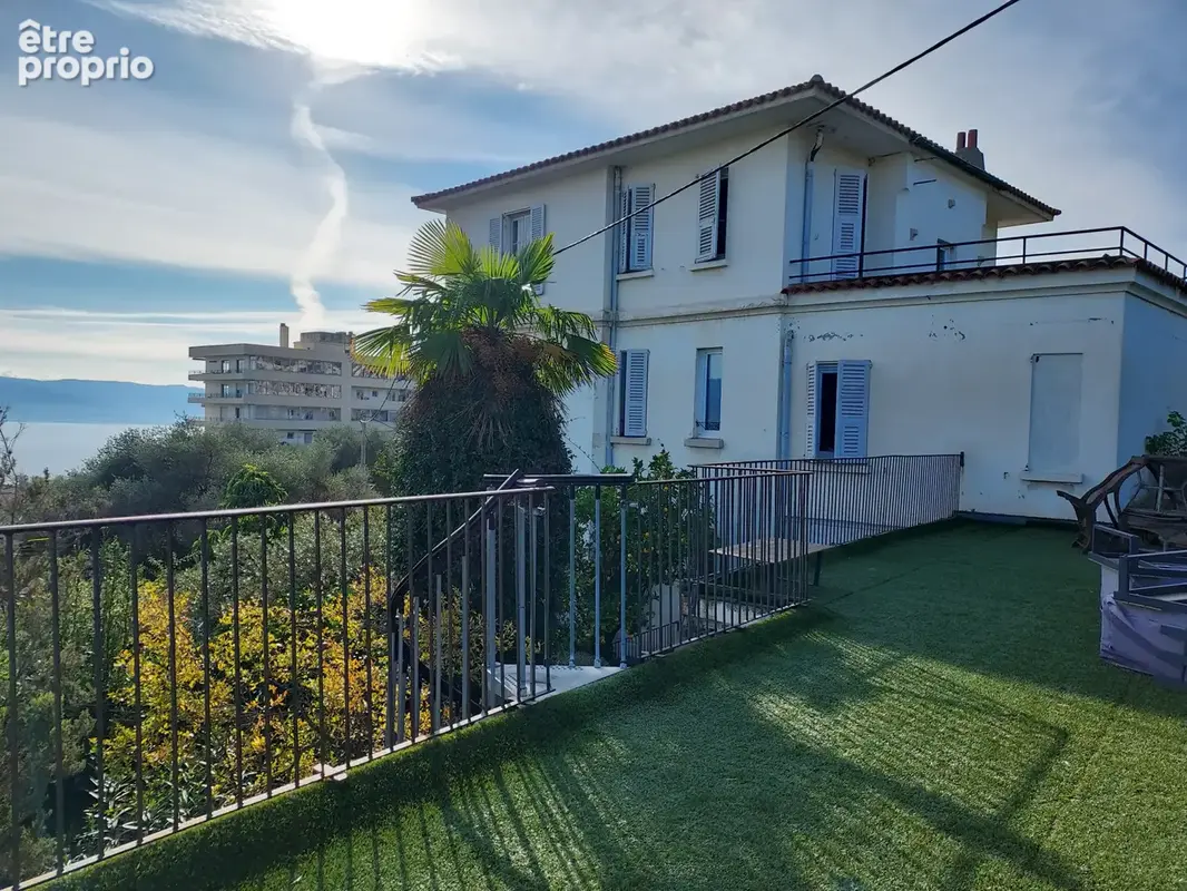 Ajaccio centre ville maison de Maître de 320m2 garage vue mer - photo 1