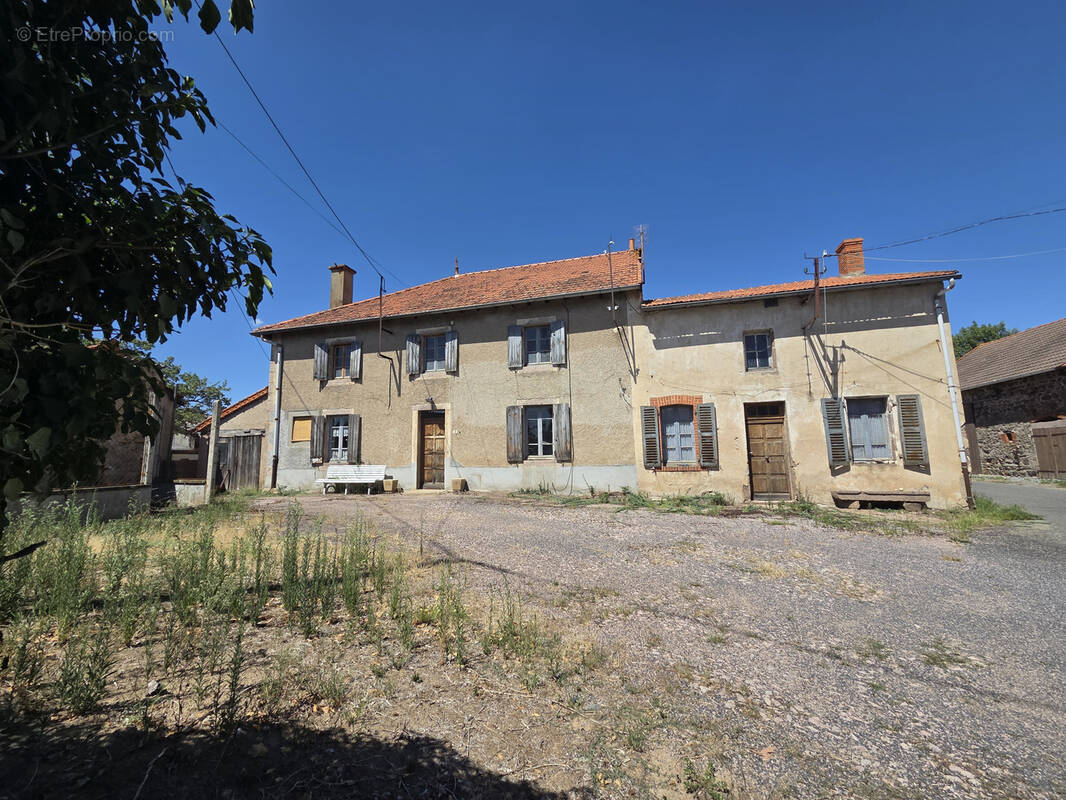 Maison à SAINT-PIERRE-LAVAL
