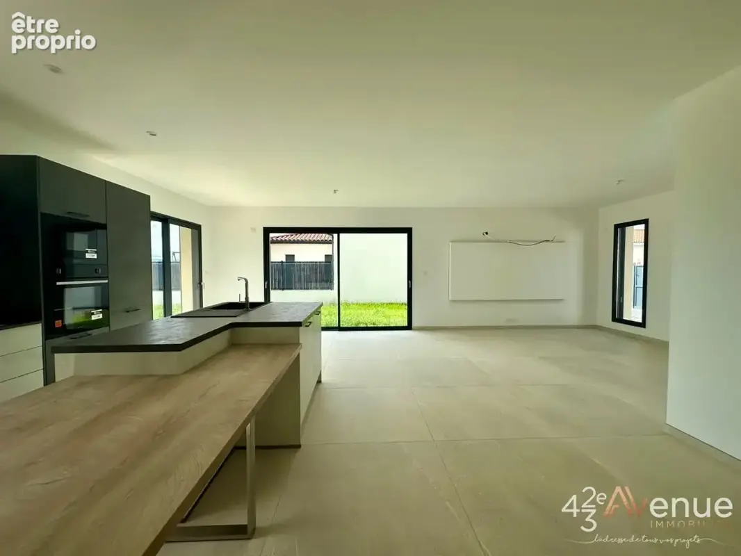 Maison 103 m² à Bonson  - photo 4