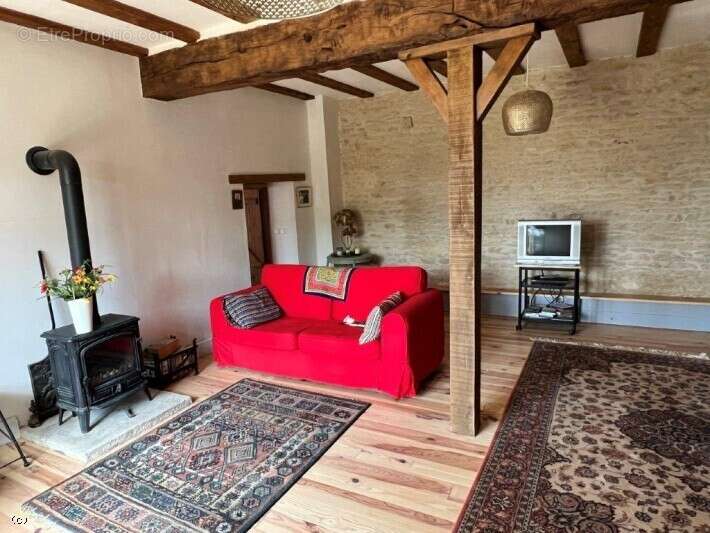 Jolie Maison de 3 Chambres avec Une Cour - photo 5