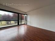 Appartement à LES CLAYES-SOUS-BOIS