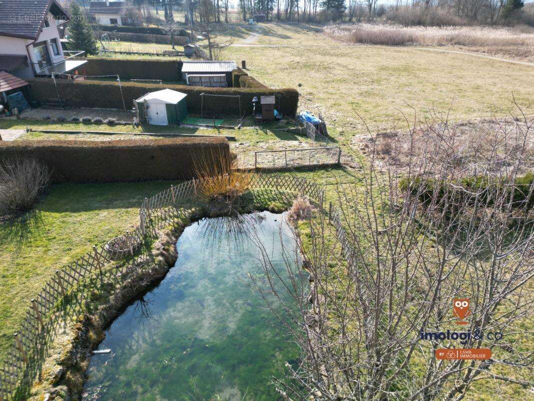 Maison à MONTPERREUX