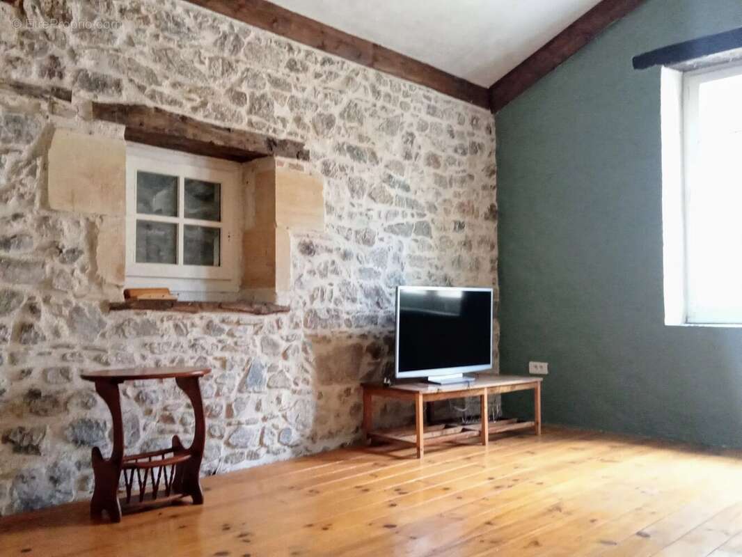 Maison à CONFOLENS