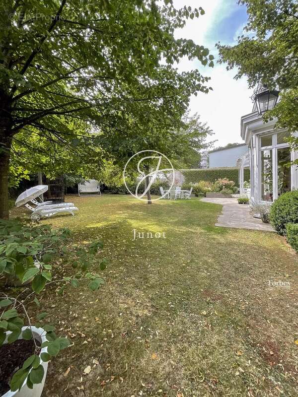Lambersart - CANON D'OR - Appartement en duplex à vendre - 6 pièces - 211,7m² - 3 chambres - Jardin de 300m² - 2 parkings - photo 18