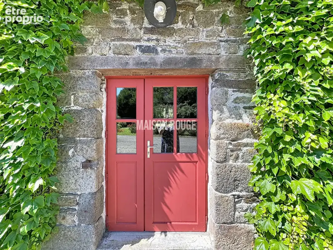 MONT-DOL - Maison de caractère avec dépendances et bâtiments professionnels dans un cadre verdoyant - photo 26