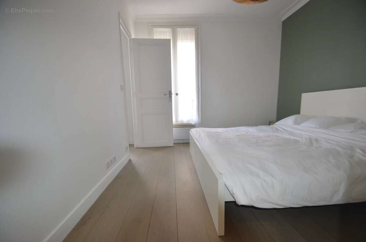Appartement à PARIS-17E