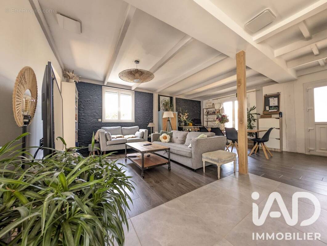 Photo 1 - Maison à VILLENAVE-D'ORNON