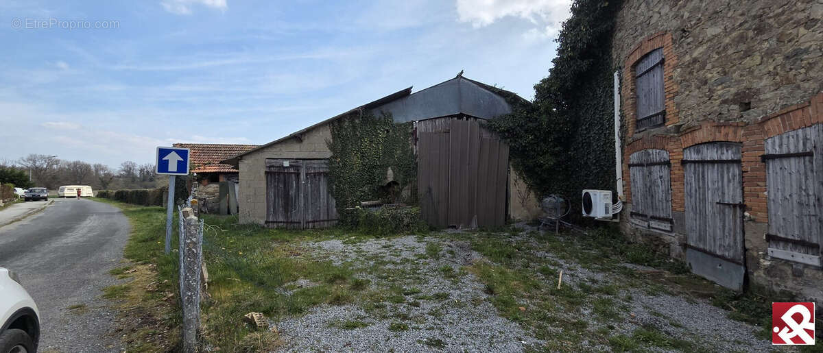 Maison 100 m² à Jarnages  - photo 5