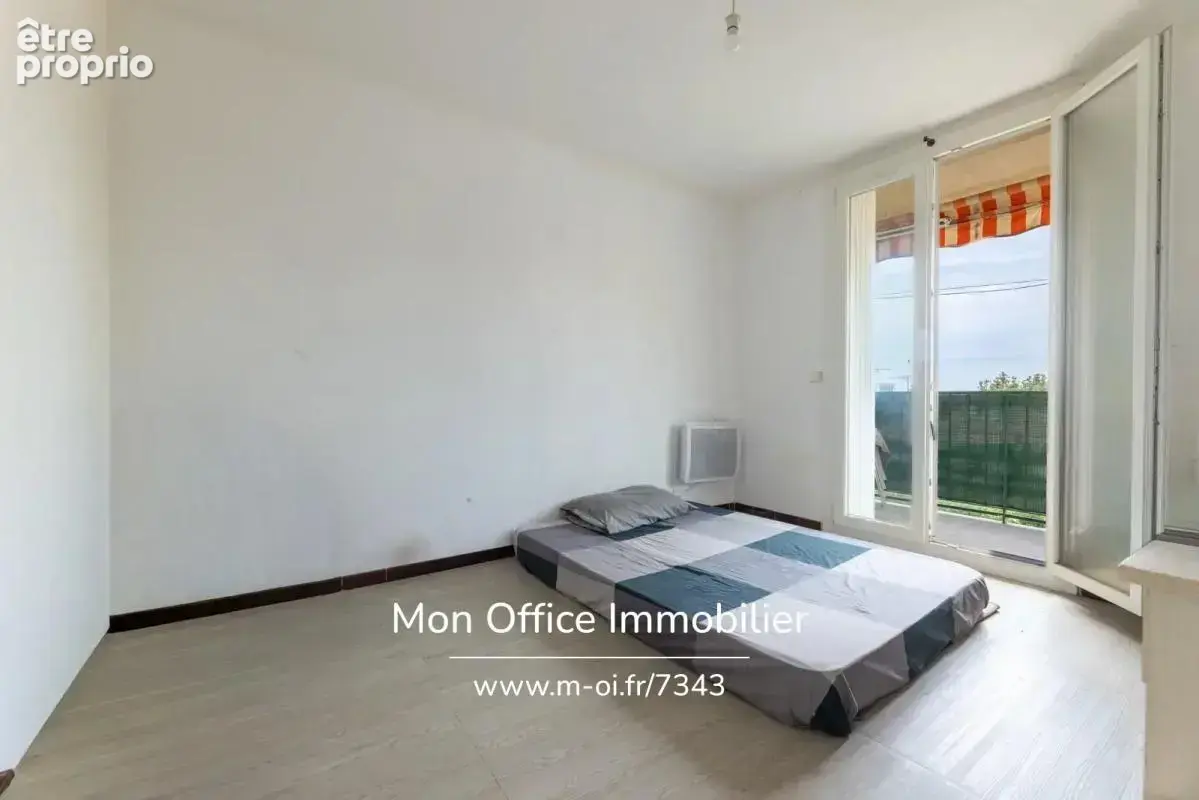 Référence : 7343-RVF. - Appartement T2 - Terrasse et Parking - photo 6