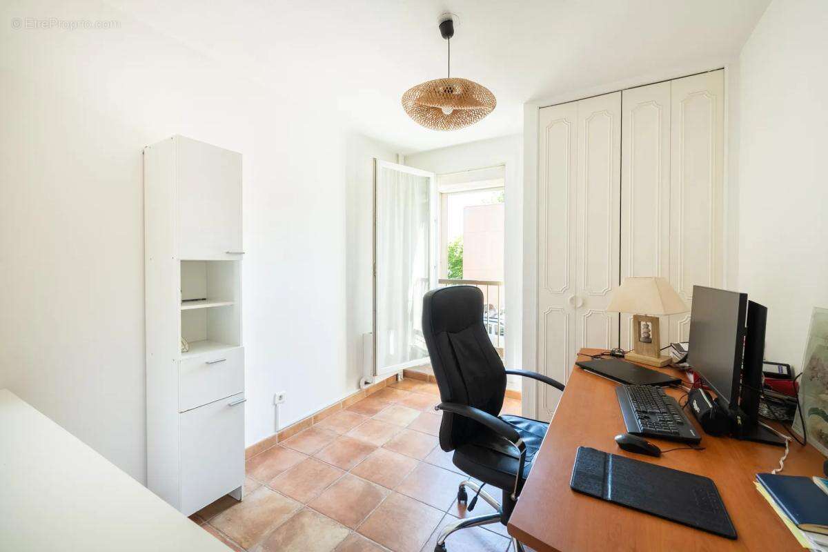 Appartement de 4 pièces de 89 m² à Aubagne - photo 9