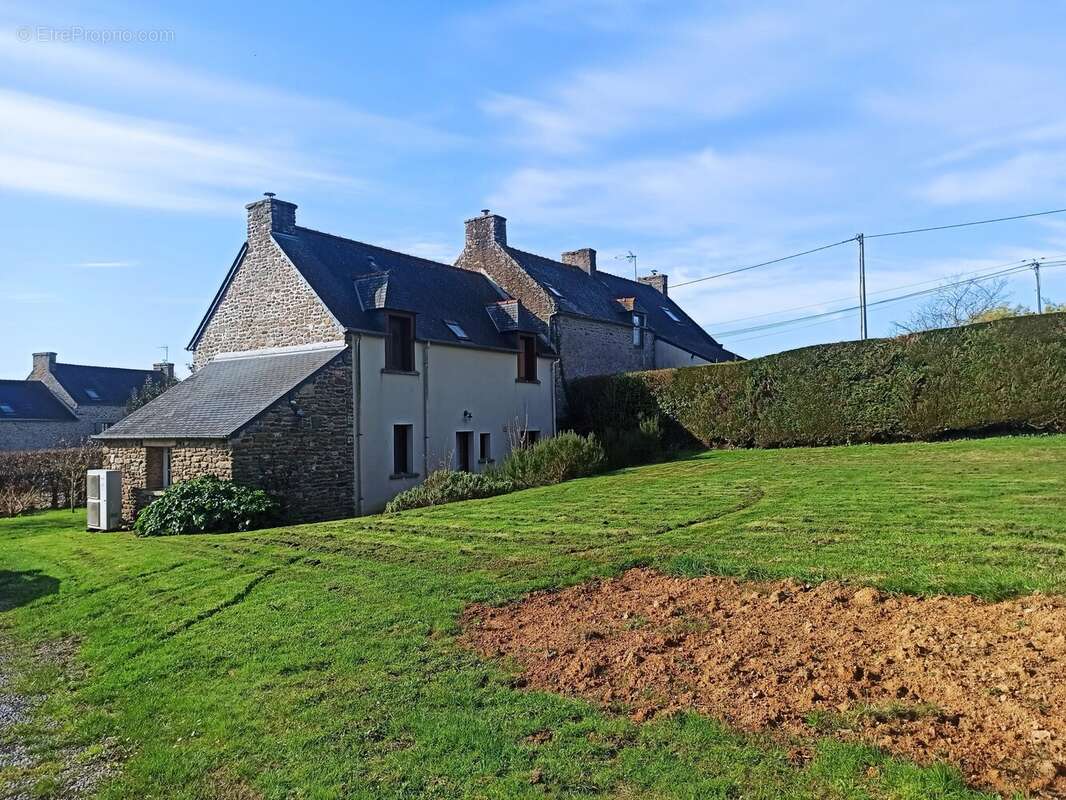 Maison à PLOUER-SUR-RANCE