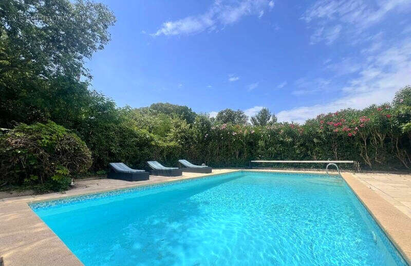 Maison à SAINTE-ANASTASIE