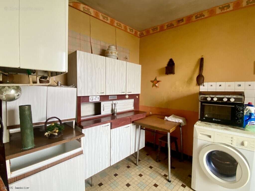 Prix Négociable : Maison Plain Pied à Rénover centre Aunac - photo 7