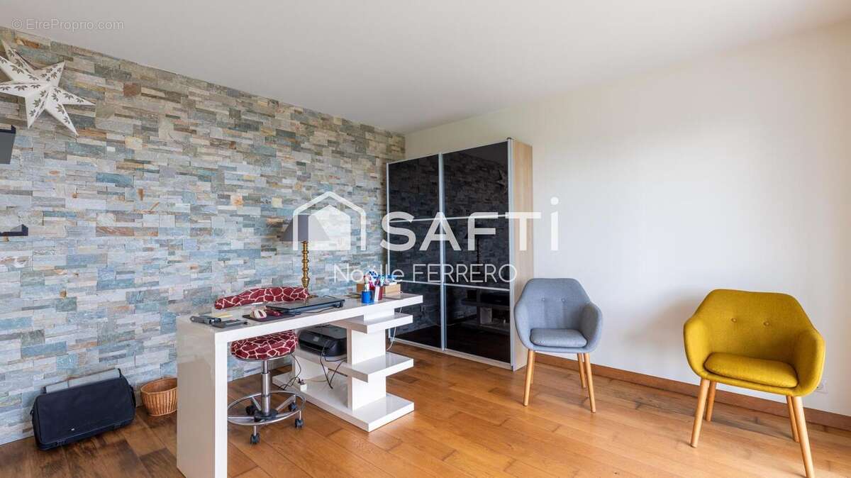 Photo 8 - Maison à LES ISSAMBRES