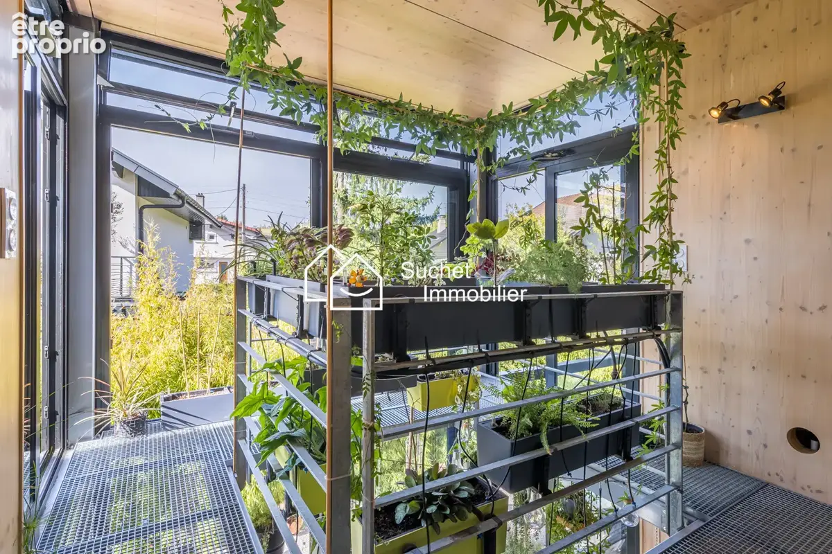 Annecy-le-Vieux, proximité Albigny   Maison d'architecte bioclimatique avec ascenseur & rooftop - photo 11