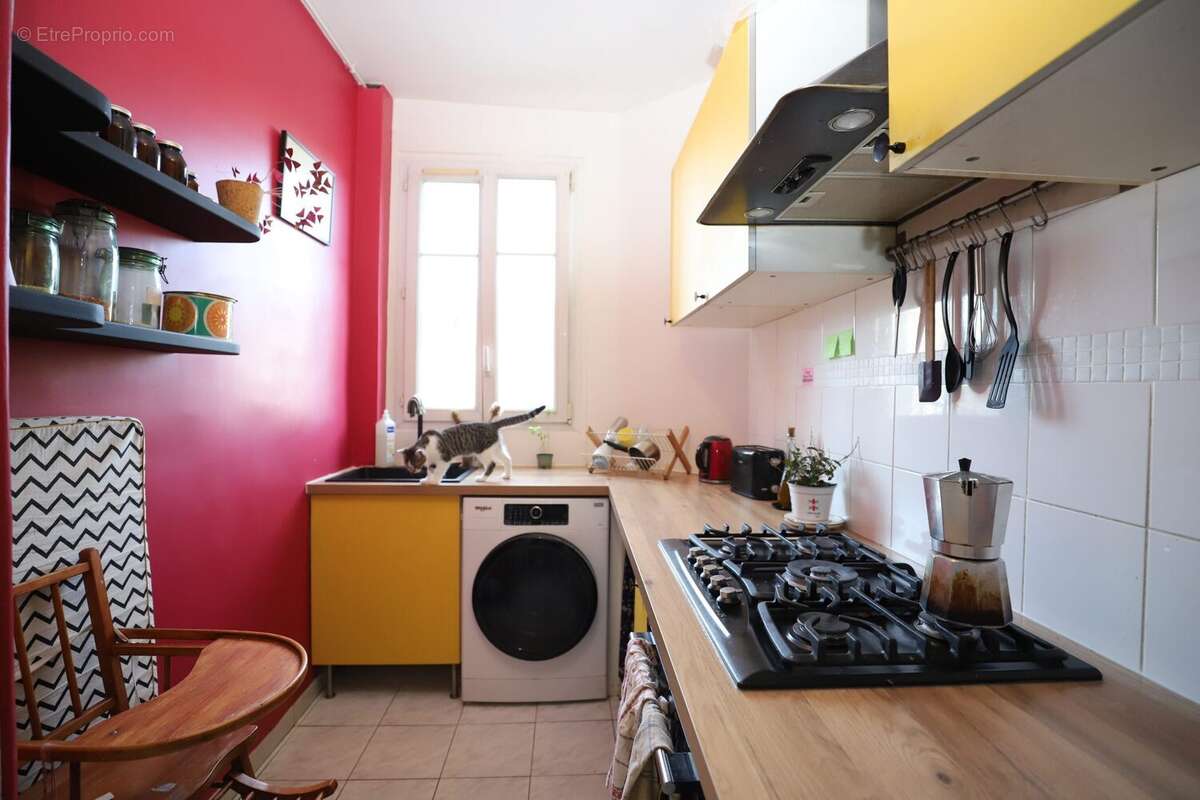 Appartement à LES LILAS