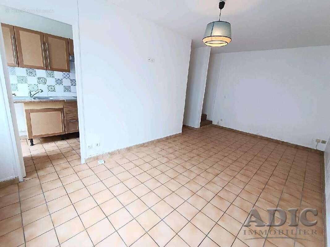 Maison à LE PLESSIS-BELLEVILLE