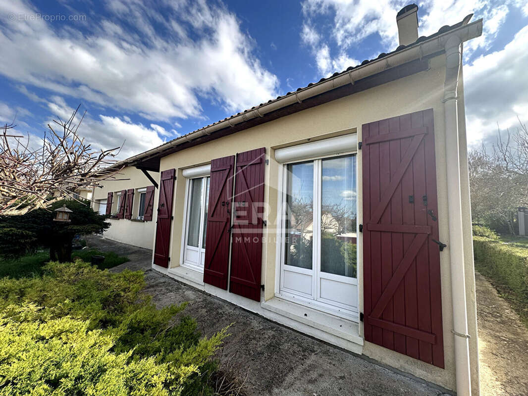 Maison à PONT-SUR-YONNE