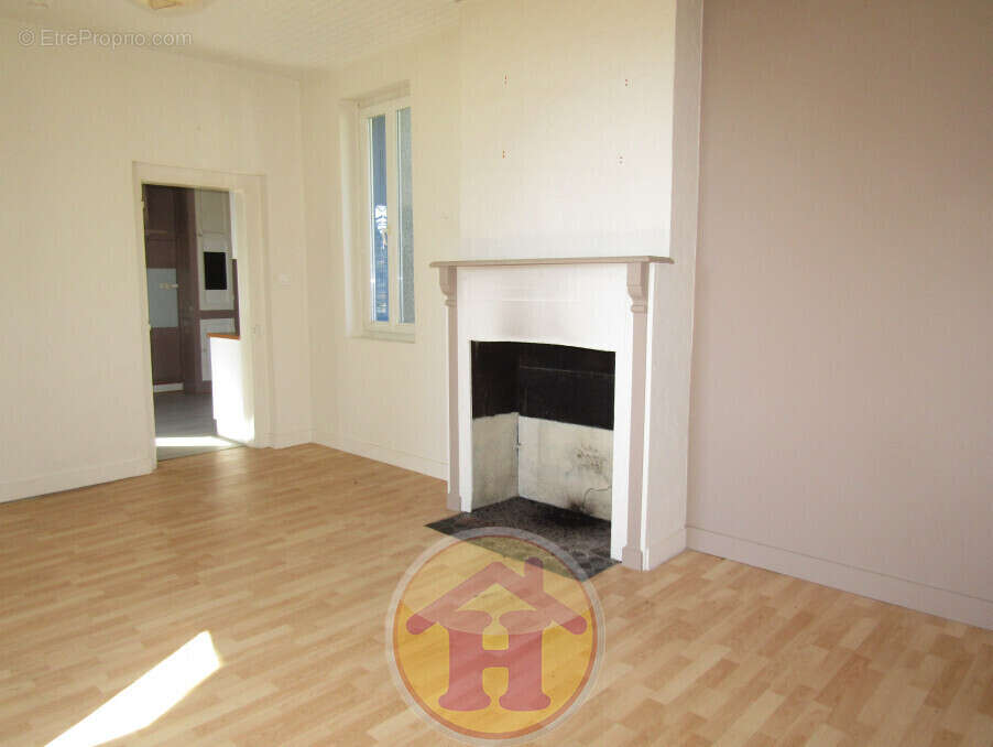 Maison à SAILLAT-SUR-VIENNE