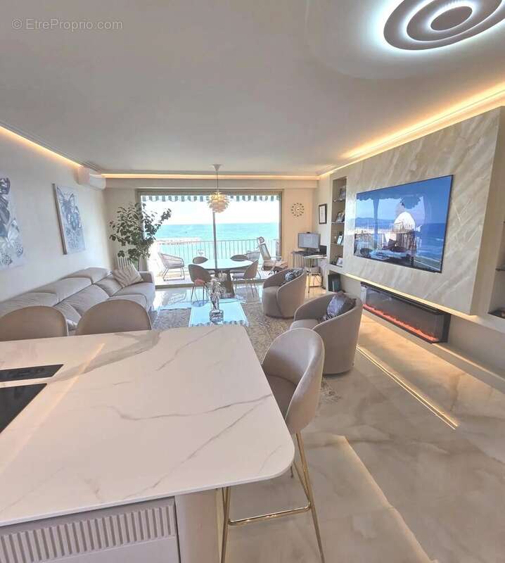 Appartement à ROQUEBRUNE-CAP-MARTIN