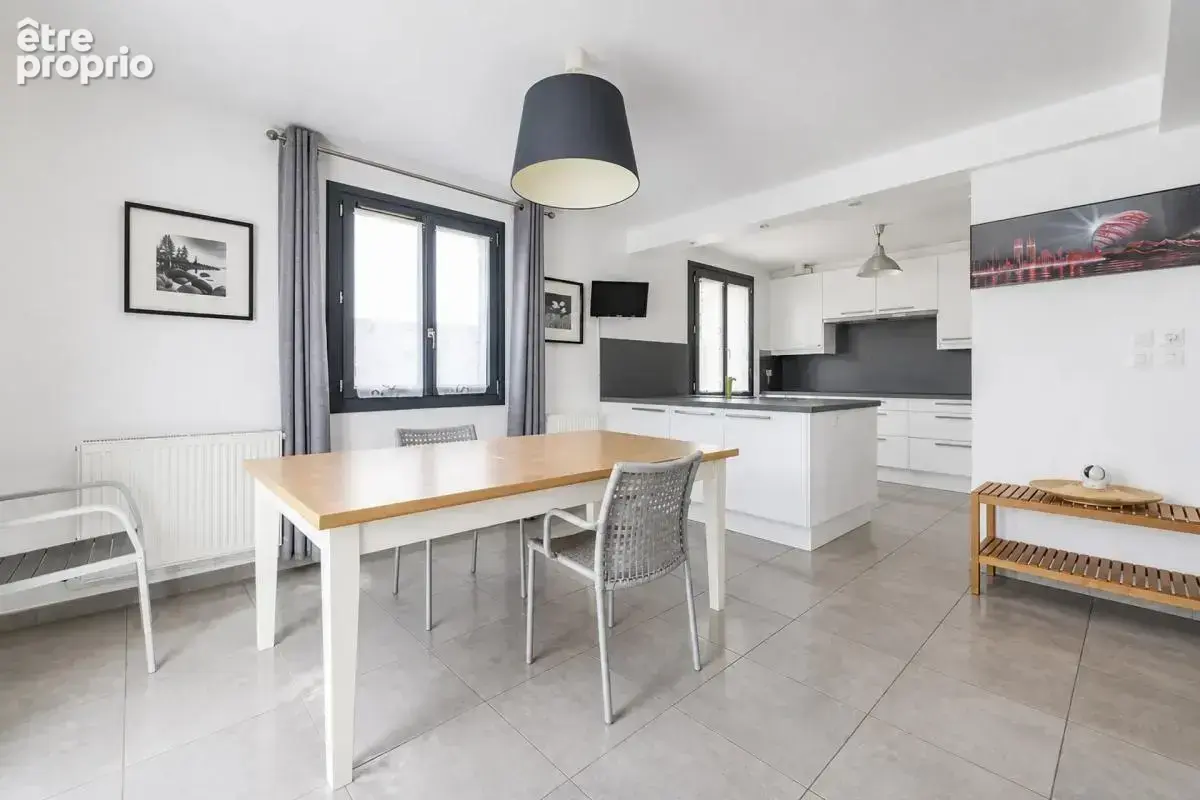 Maison de 5 pièces de 123 m² située à Lisses - photo 4