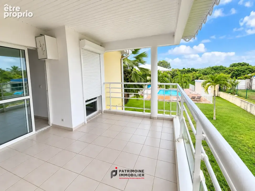 Appartement avec terrasse dernier étage à vendre à Saint-François - photo 1