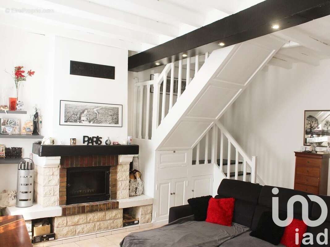 Photo 2 - Maison à MONTIGNY-LES-CORMEILLES