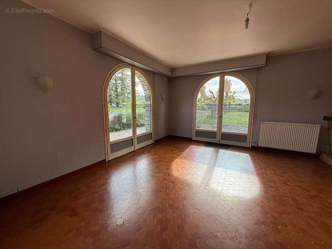 Maison à LAMARQUE-PONTACQ