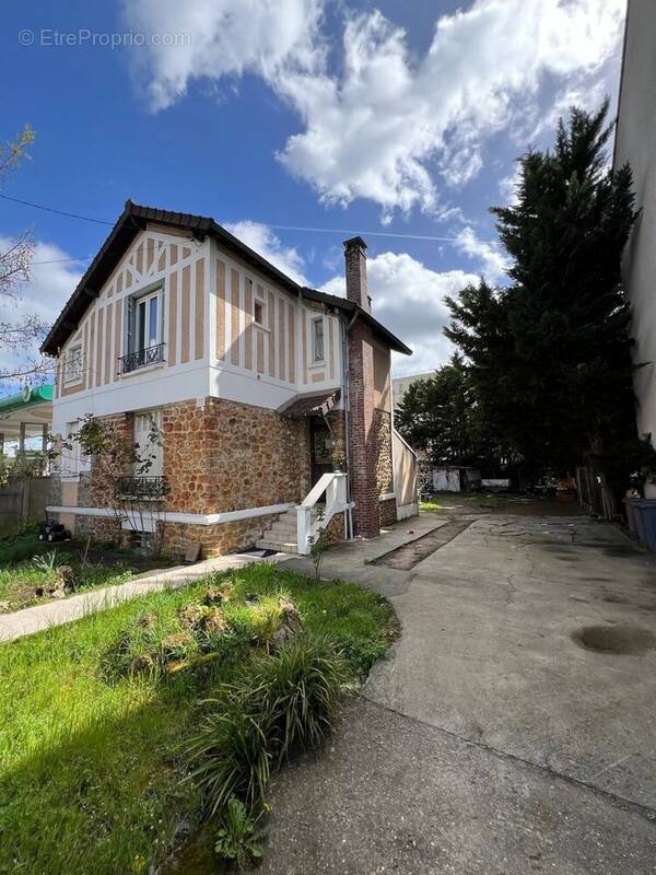 Maison à VIGNEUX-SUR-SEINE