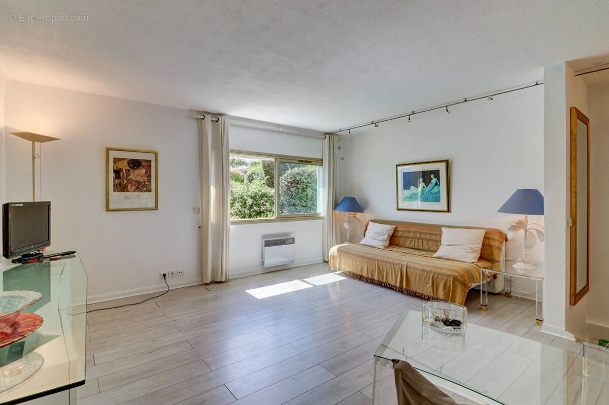 Appartement à MANDELIEU-LA-NAPOULE