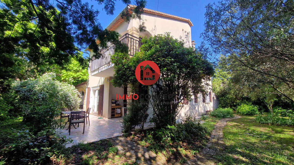 Maison à BAGNOLS-SUR-CEZE