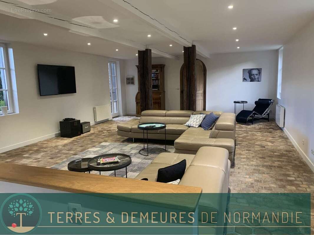 Maison à PONT-L&#039;EVEQUE