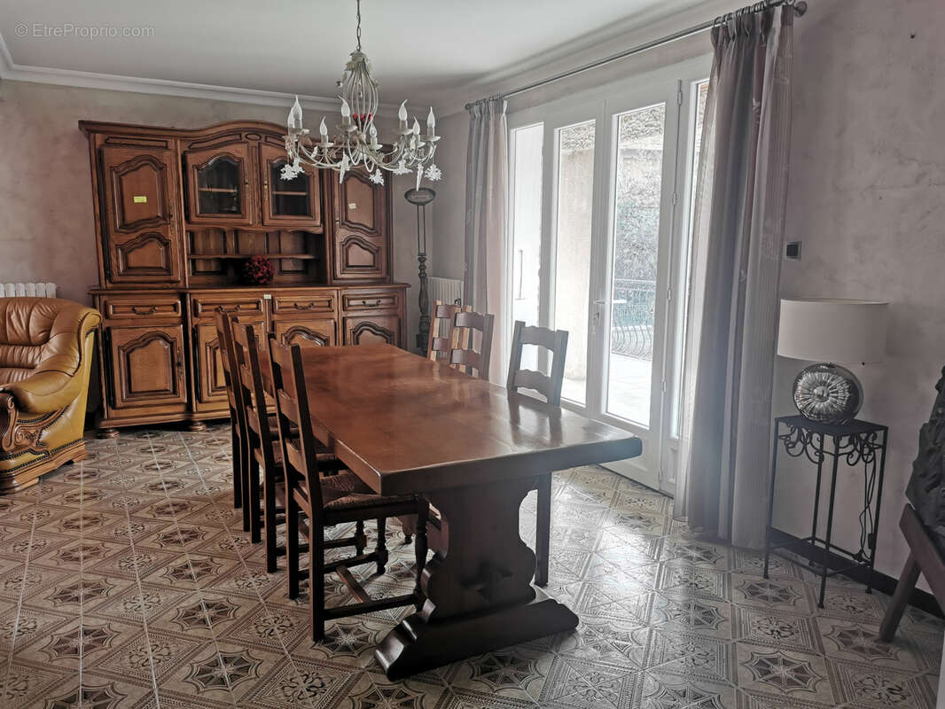 Maison à SAINT-BAUDILLE-DE-LA-TOUR