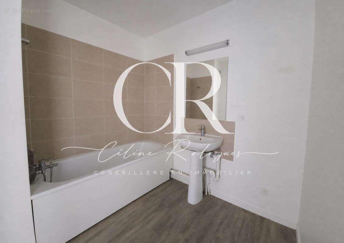 Appartement à AUBERVILLIERS