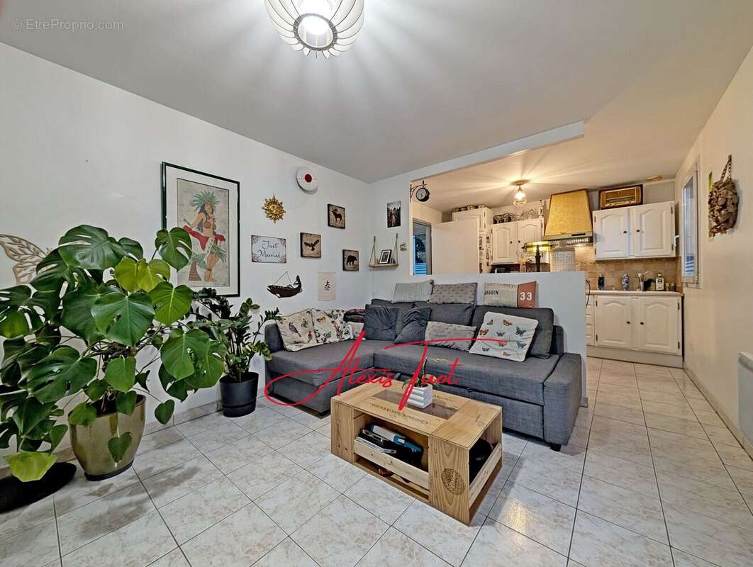 Maison à AMBARES-ET-LAGRAVE